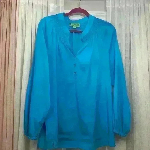 Blue Blouse Very Similar to Lilly Pulitzer Elsa Blouse. Machine washable 1U - Picture 1 of 6